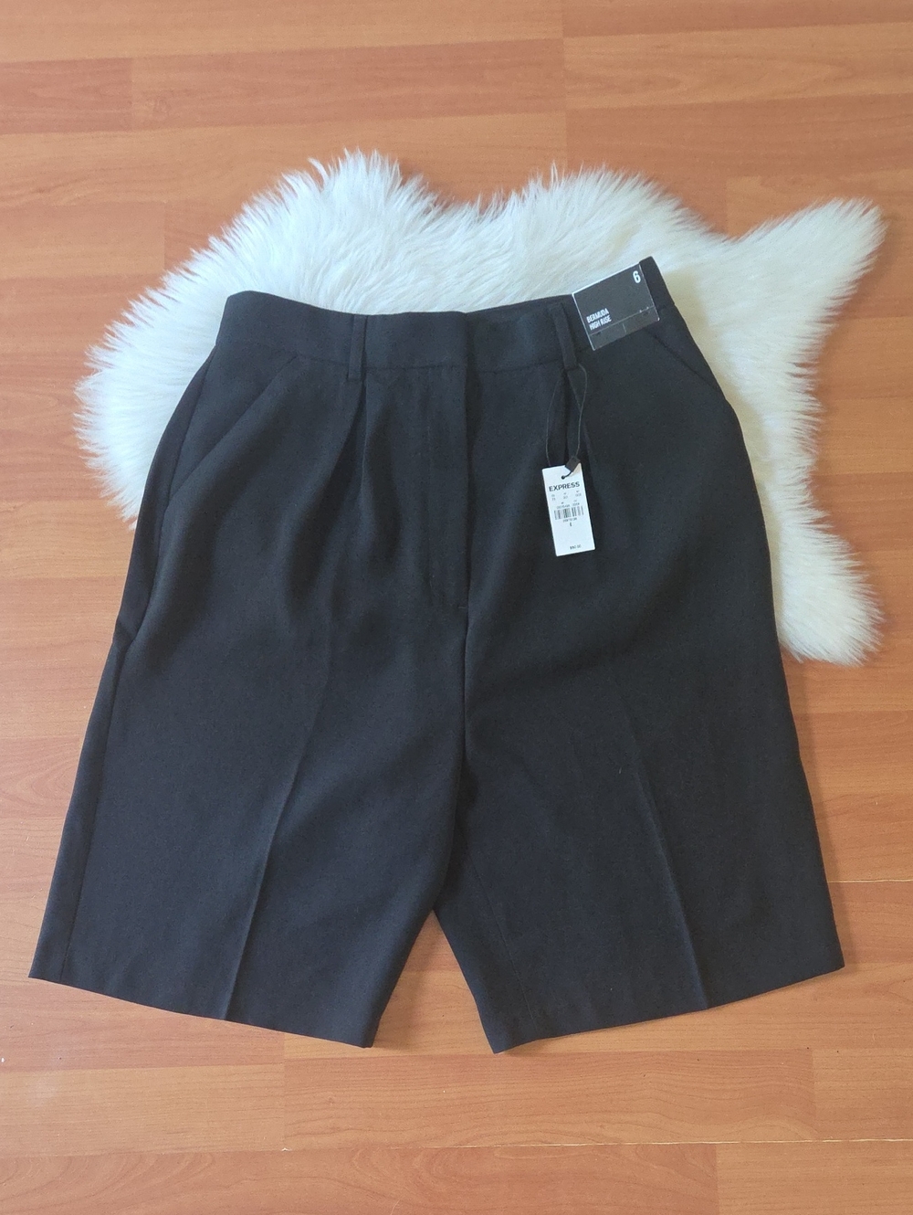 NWT Express Black High-Rise Tailered Bermuda Shorts Sz 6